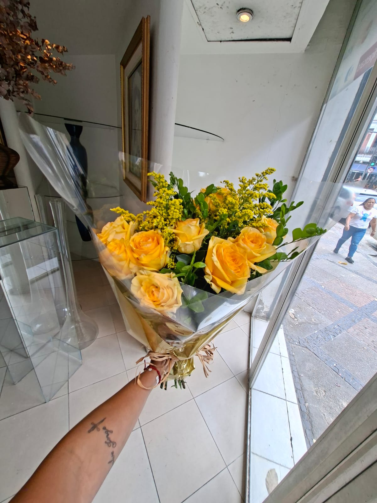 BUQUE DE ROSAS AMARELAS
