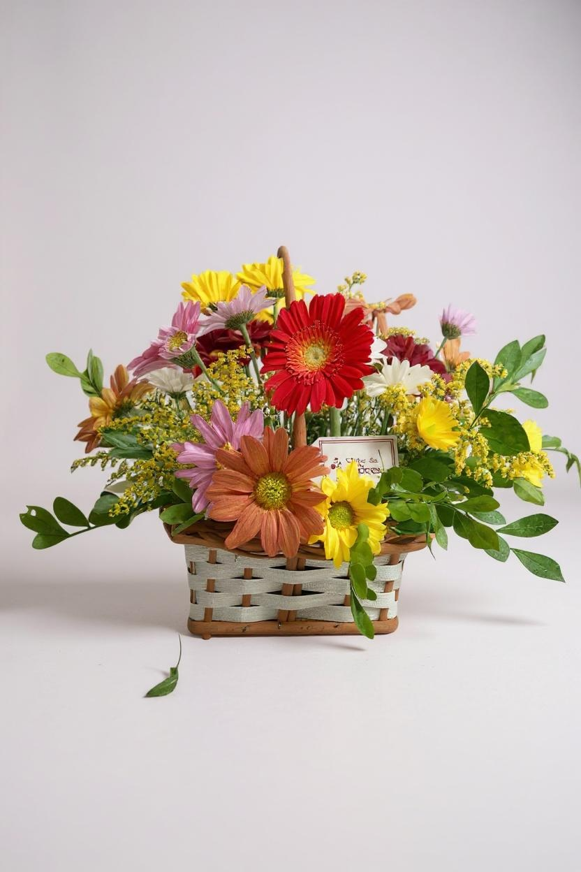 Cesta de Flores do Campo