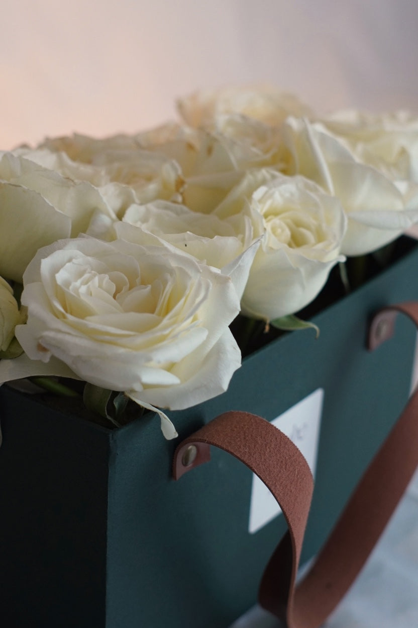 Bolsa Rouge Rosas Brancas