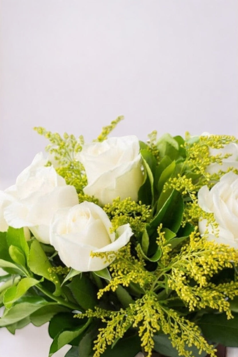 Cone de Rosas Brancas