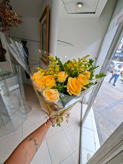 BUQUE DE ROSAS AMARELAS