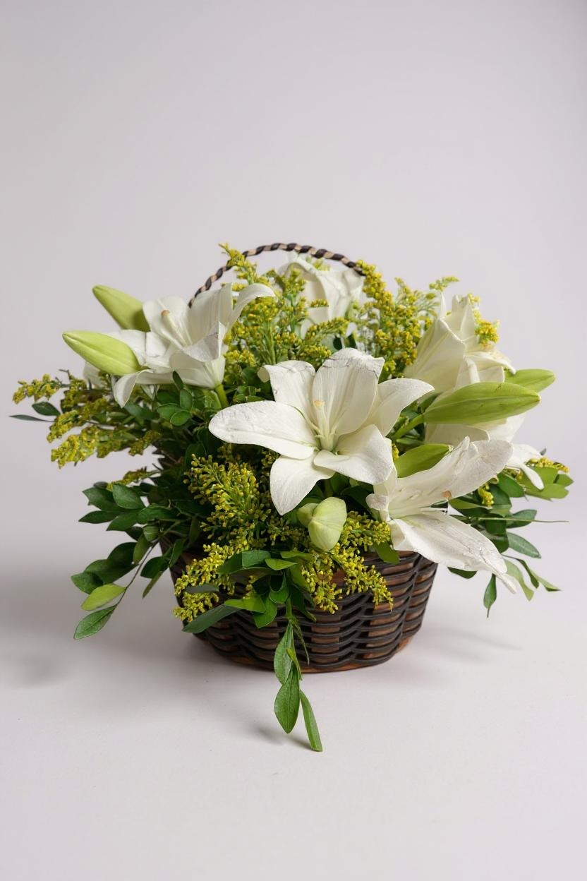 Cesta de Lírios Brancos