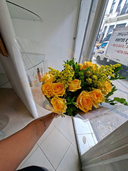 BUQUE DE ROSAS AMARELAS