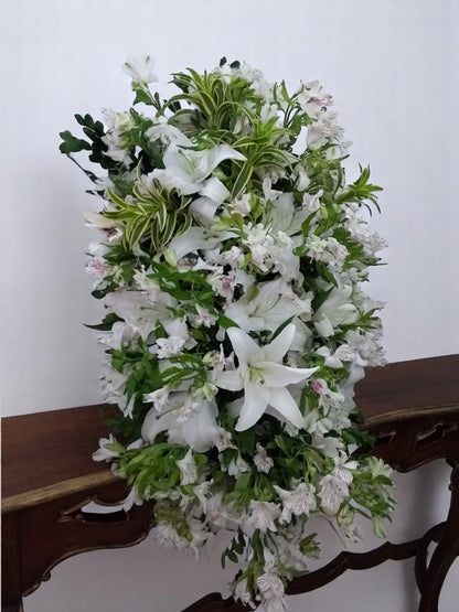 Arranjo Cascata Palmas Brancas