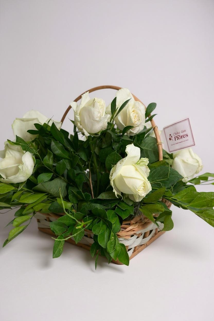 Cesta de Rosas Brancas