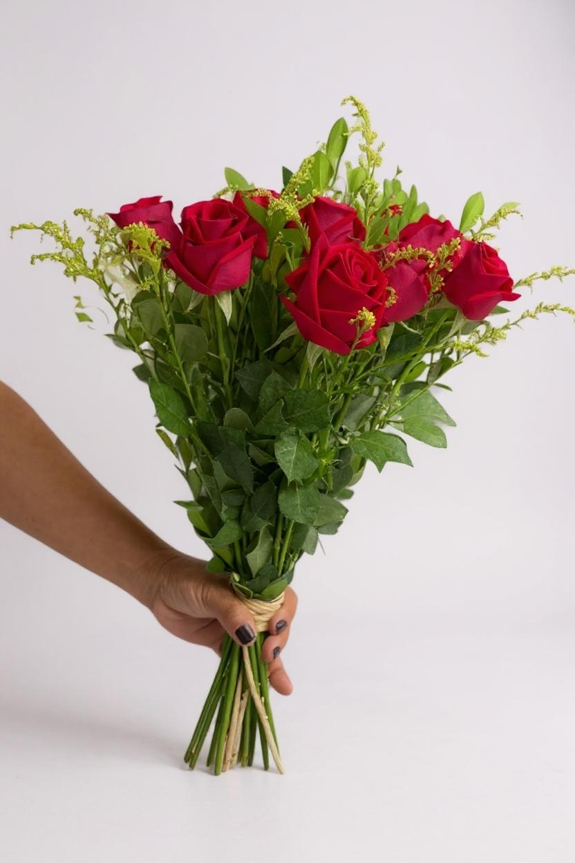 Buquê de 12 Rosas Vermelhas