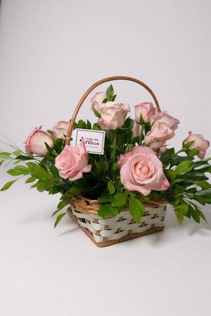 Cesta de Rosas Cor de Rosa