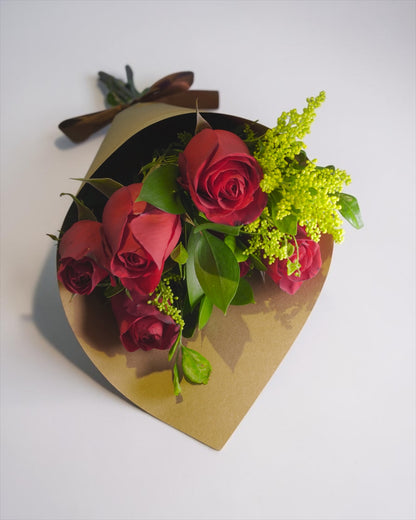 Cone de Rosas Vermelhas