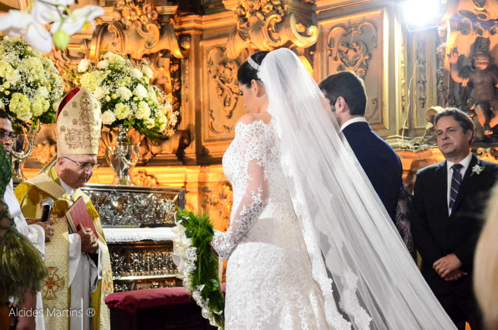 Alt image