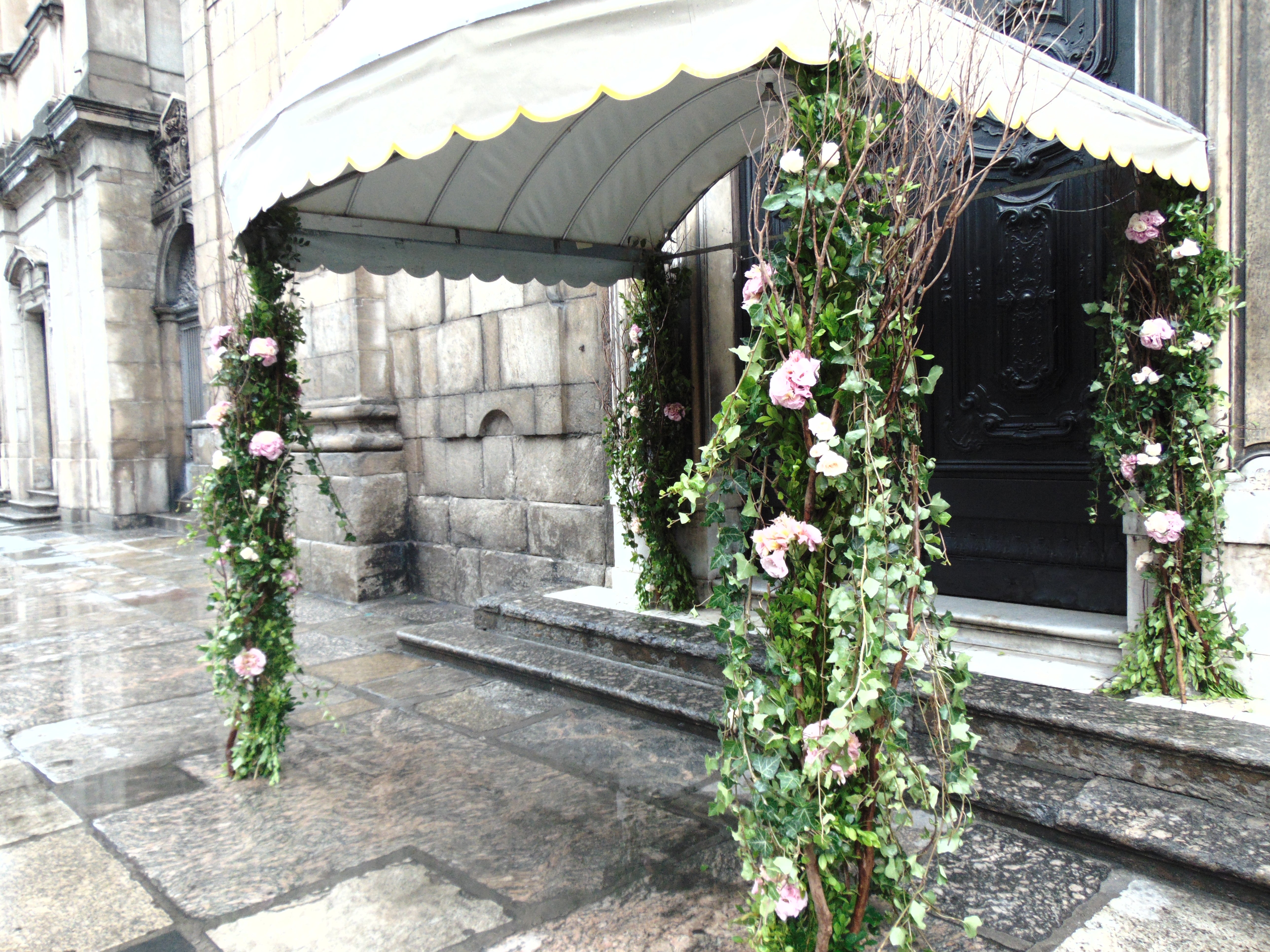 Alt image