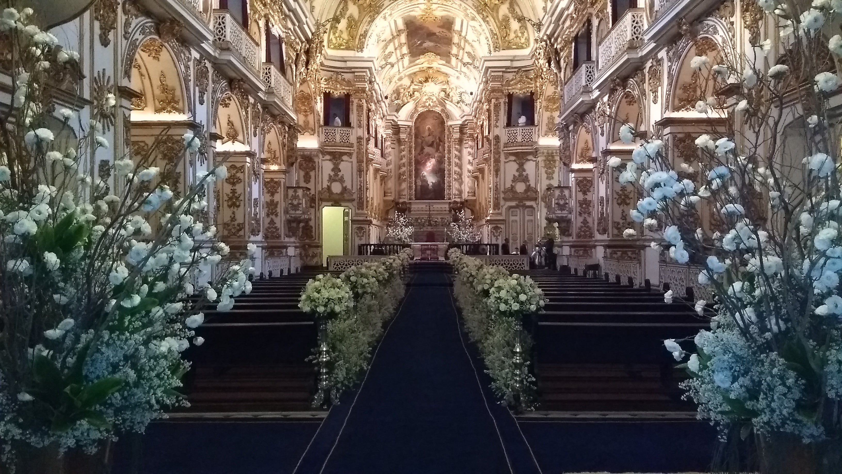 Alt image